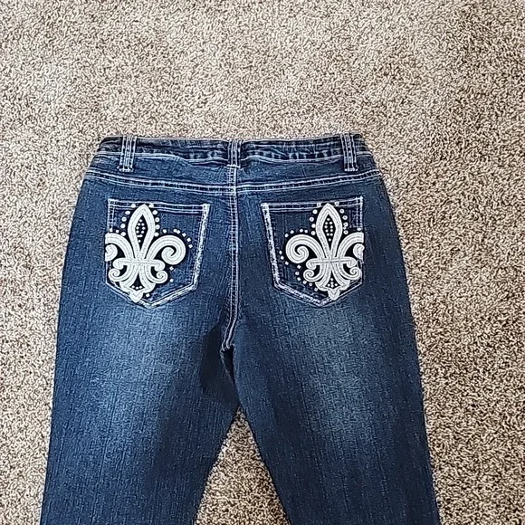 REVOLT SIZE 8 - Picture 6 of 6